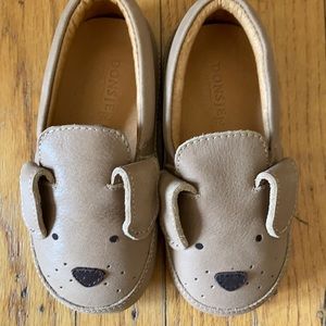 Donsje brand  puppy shoes. A loafer style in European size 25, US size 9.
